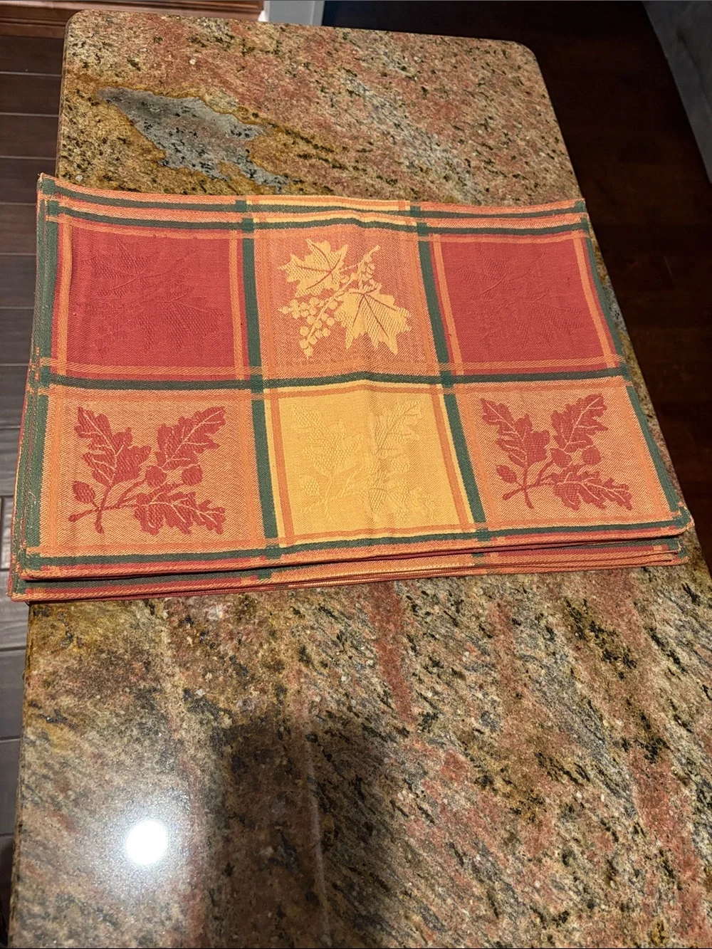 Autumn placemats and napkins